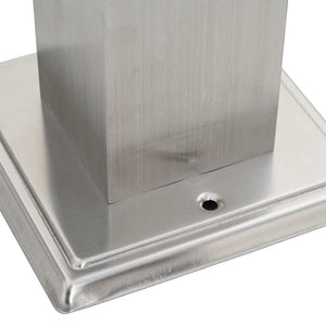 Pelare i rostfritt stål med utomhusuttag och timer