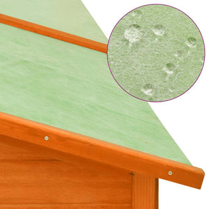 Utebur med inhägnad brun massivt granträ