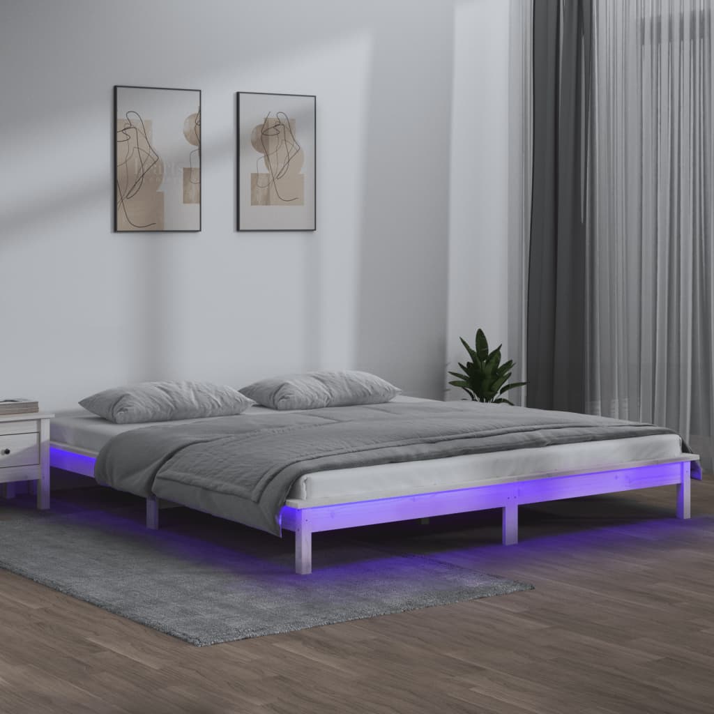 Sängram LED vit 140x200 cm massivt trä