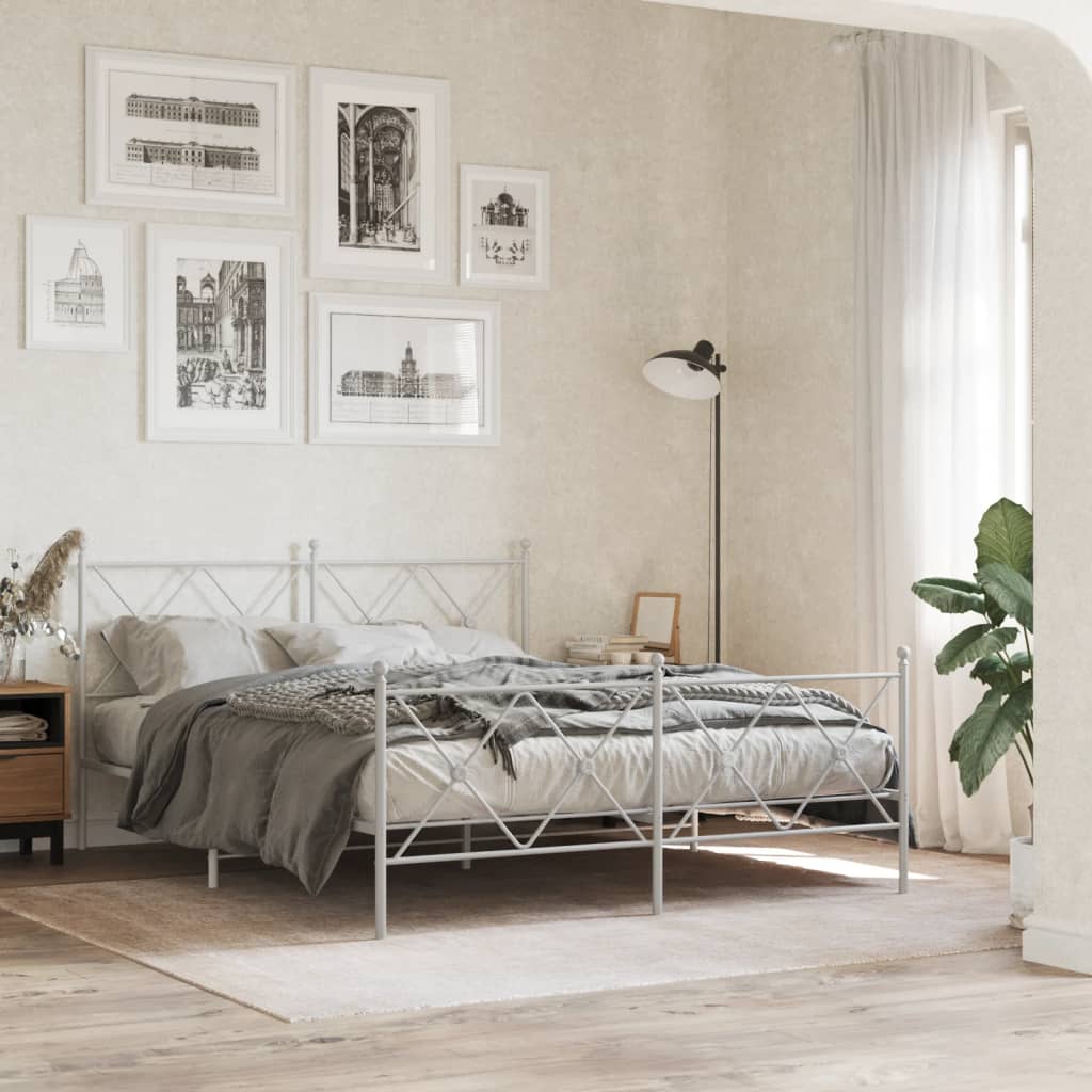 Sängram med huvudgavel och fotgavel vit metall 150x200 cm
