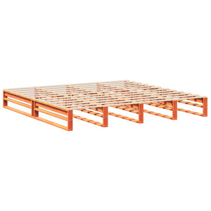 Sängram utan madrass vaxbrun 200x200 cm massiv furu