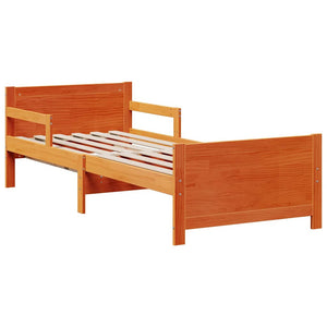 Sängram med madrass med huvudgavel Brun 80 x 200 cm Massiv furu