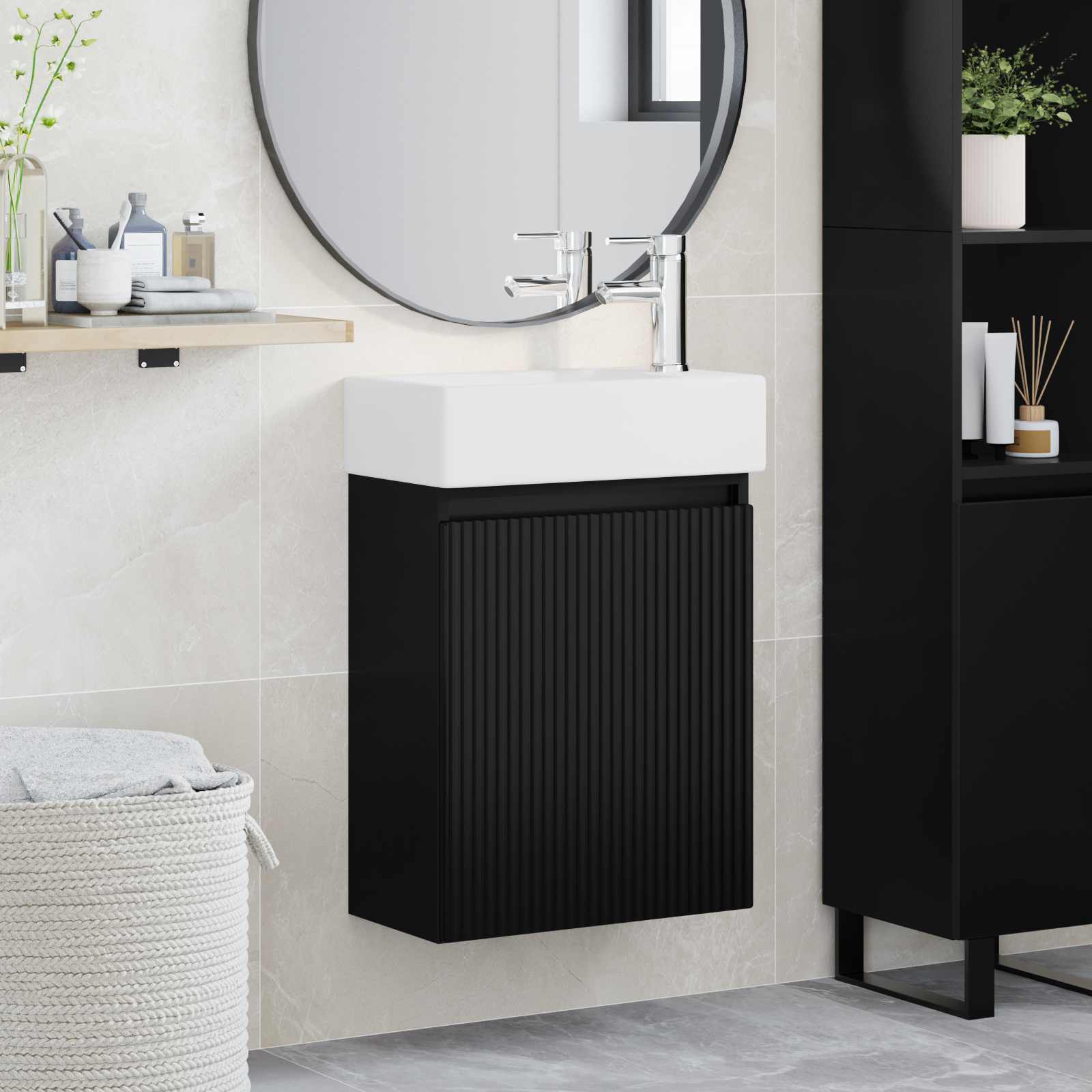 Badrumsspegel med kran Svart 45,5 x 22,5 x 84 cm