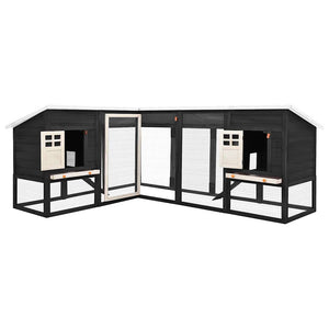 Utebur med inhägnad grå och vit massivt granträ