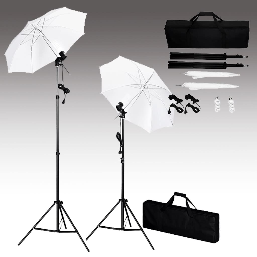 Fotostudio med bakgrunder, lampor och paraplyer