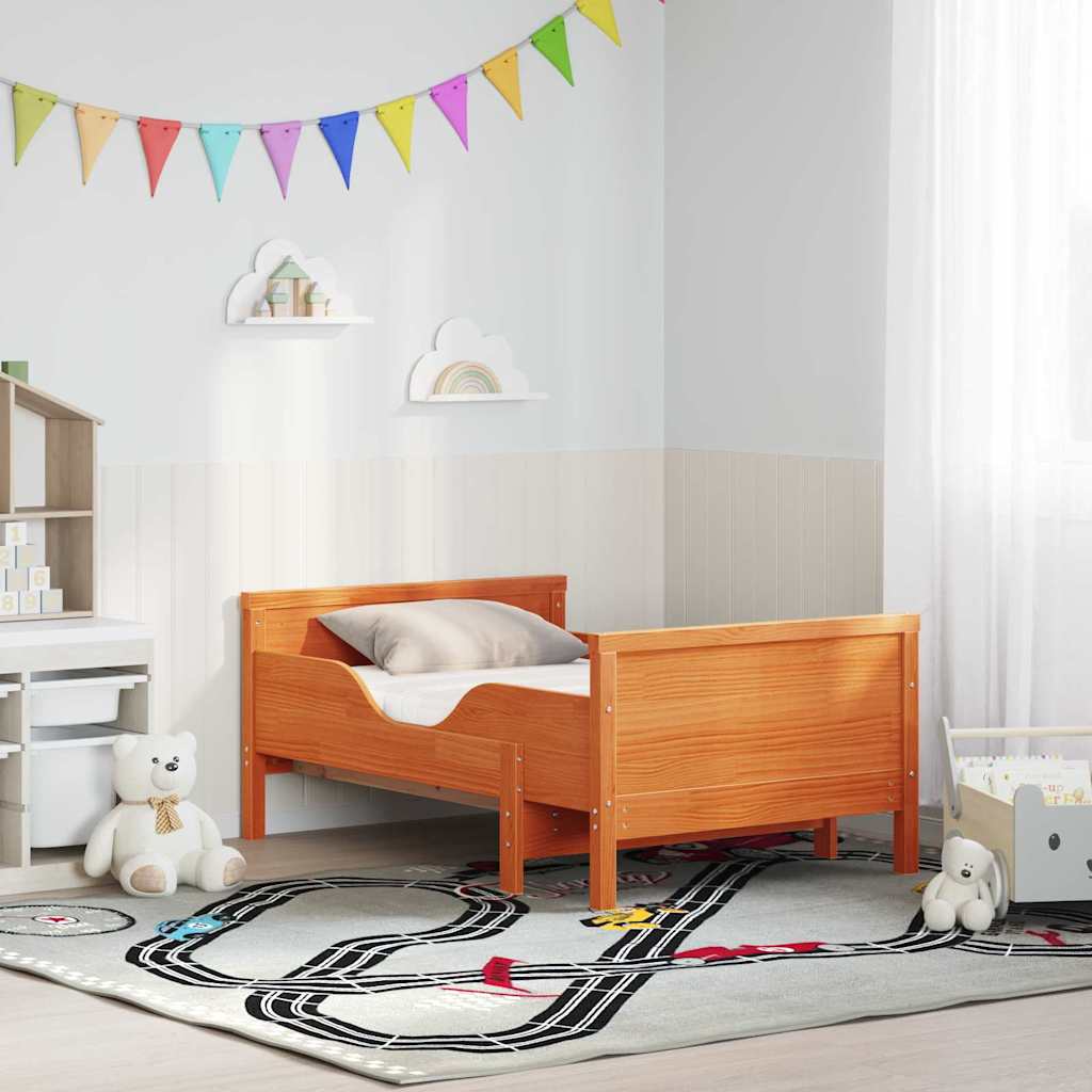 Sängram med madrass med huvudgavel Brun 80 x 200 cm Massiv furu